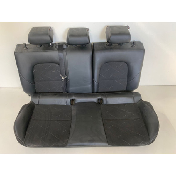 Bancos Traseiros Em Couro Onix Hatch Premier 2022 Usados