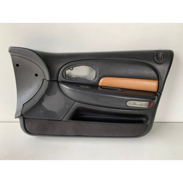Forro Porta Dianteira Direita Chrysler 300m 1999 Usado