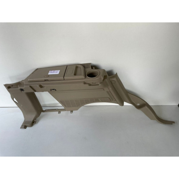 Acabamento Lateral Esquerdo Porta Malas Discovery 4 2010